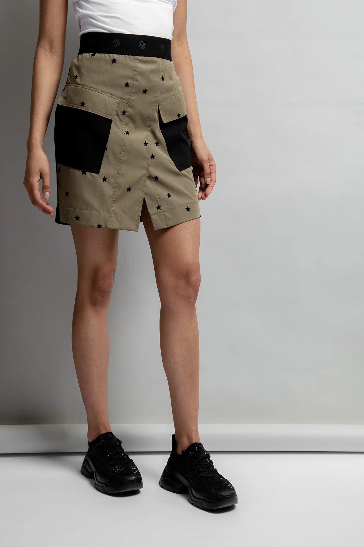 Short Skirt in Cargo Style